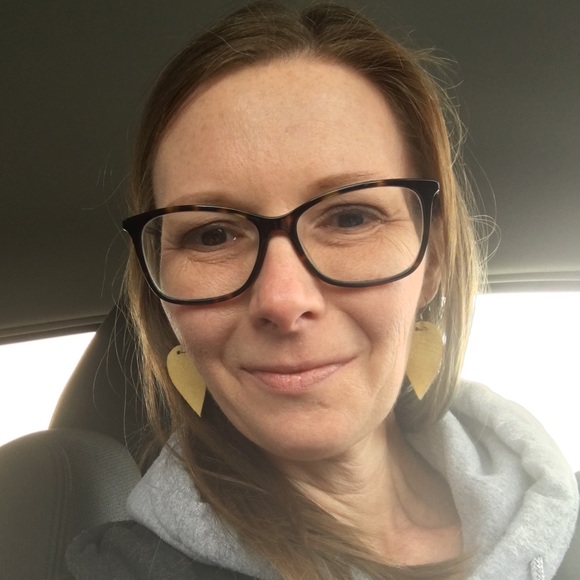 Meet your Posher, Brooke - Picture 1 of 1